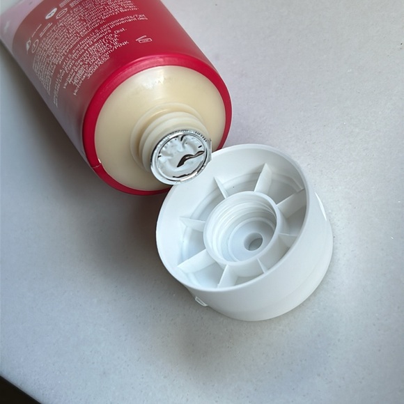 Victoria’s Secret Merry Mocha lotion - Picture 4 of 5